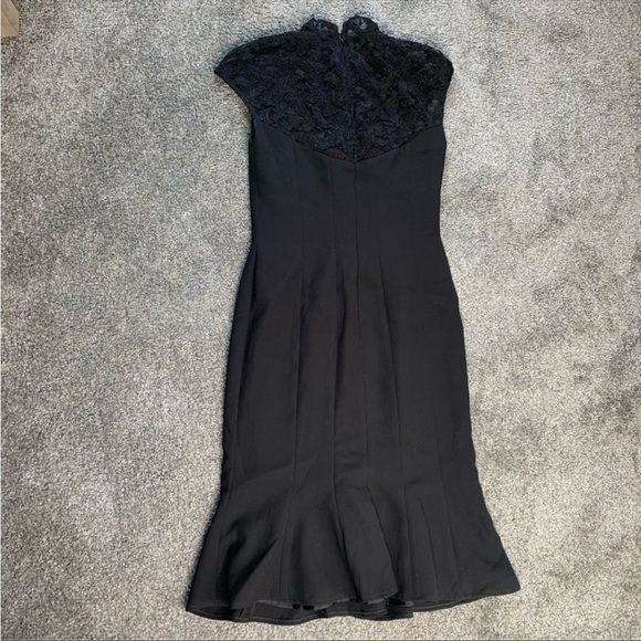 Frascara lace short sleeve flounce dress - Picture 7 of 8